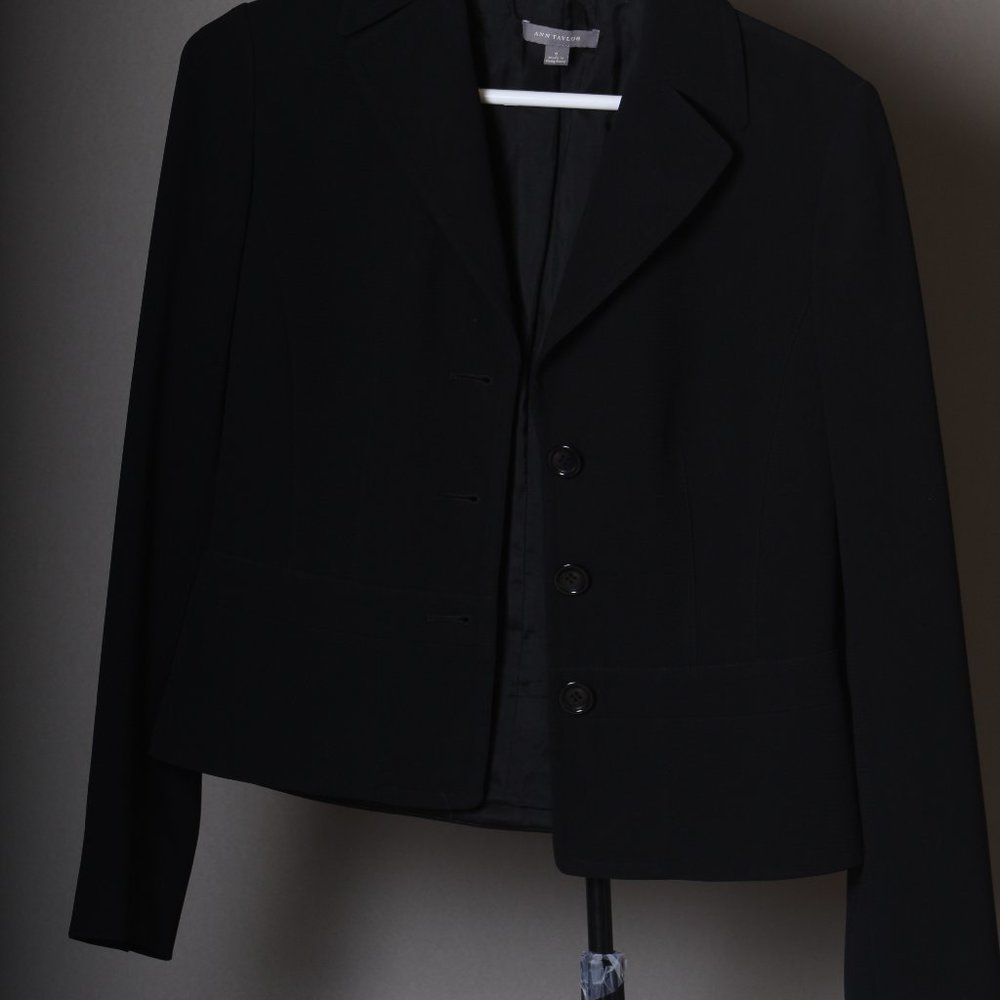 The Long three-Button Blazer In Seasonless Stretch